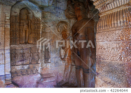 Cave 4 : Carved figure of Tirthankara Parshvanath Cave 4 : Carved figure of Tirthankara Parshvanath 42264044