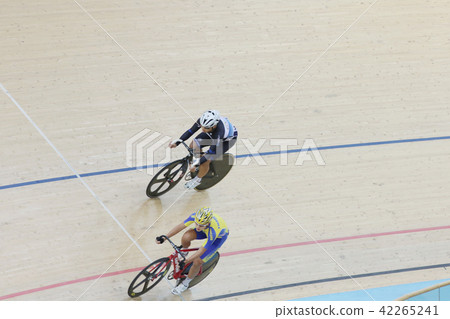 Indoor track cycling 42265241