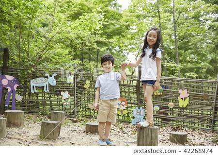 夏天,公園,孩子,孩子,野餐,散步,郊遊,森林,度假,度假 夏天,公園,孩子,孩子,野餐,散步,郊遊,森林,度假,度假 42268974