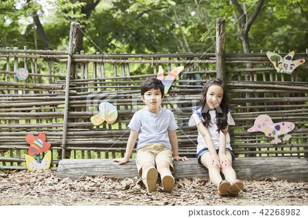 Summer, park, kids, children, picnic, walking, outing, forest, vacation, vacation 42268982