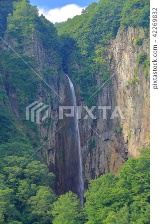 Yonago large waterfall of Man Green (Authentic Falls) Yonago large waterfall of Man Green (Authentic Falls) 42269832