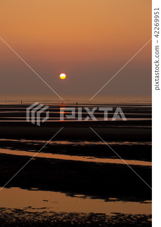 Sunset over the Masutama coast 42269951