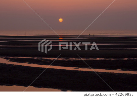 Sunset over the Masutama coast Sunset over the Masutama coast 42269953