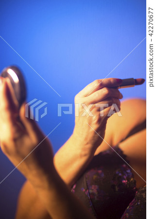 Sexy big breasts woman makeup Sexy big breasts woman makeup 42270677