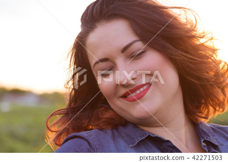 portrait of a happy smiling girl portrait of a happy smiling girl 42271503