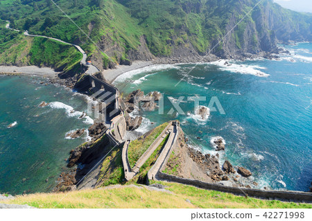 San Juan de Gaztelugatxe San Juan de Gaztelugatxe 42271998