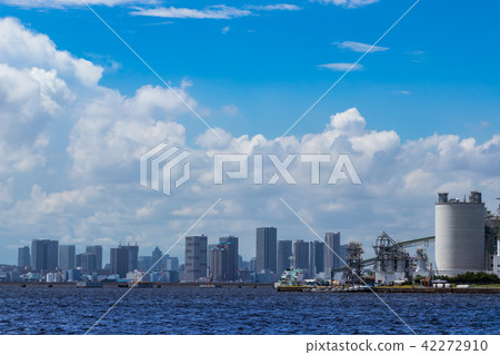 (Tokyo - Gulf Coast) Landscape of Tokyo Bay seen from Wakasu Beach Park 2 42272910