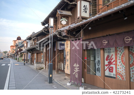 Early morning warehouse street Saitama Kawagoe-shi 42273241