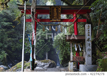 [100 Selected Waterfalls in Japan, Power Spots, Tokushima Prefecture] Todorokijugo Falls Todoroki Shrine 42274278