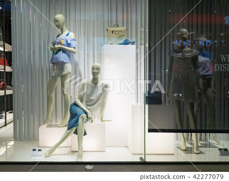 Taipei shop window Taipei shop window 42277079