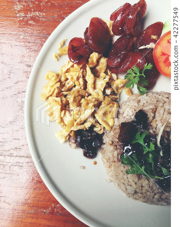 Mixed cooked rice with shrimp paste sauce Mixed cooked rice with shrimp paste sauce 42277549