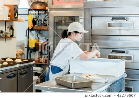 Baker Baker 42279607