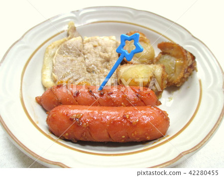 輕鬆小吃3項(維納,豬肉,扇貝黃油醬炒) 輕鬆小吃3項(維納,豬肉,扇貝黃油醬炒) 42280455