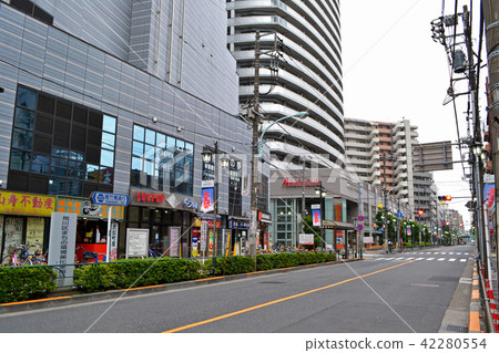 Otakebashi街道看法在Arakawa-ku Machiya駐地附近的Miyachi交叉點附近 Otakebashi街道看法在Arakawa-ku Machiya駐地附近的Miyachi交叉點附近 42280554
