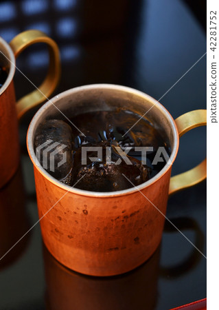 Cooled iced coffee for the queen Cooled iced coffee for the queen 42281752