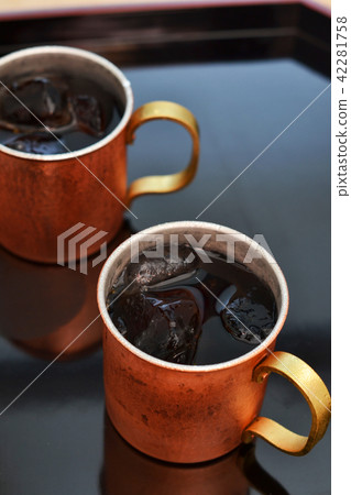 Cooled iced coffee for the queen Cooled iced coffee for the queen 42281758