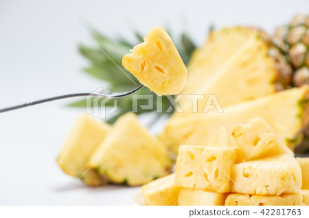 Feng pear hot water slices white bottom pineapple pineapple 42281763