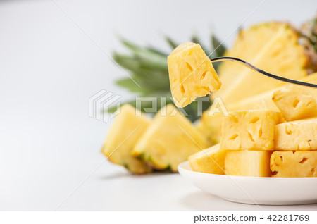 Feng pear hot water slices white bottom pineapple pineapple 42281769