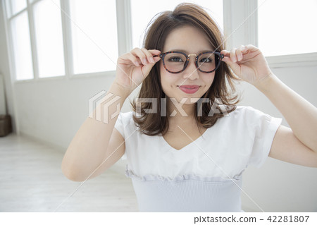 Glasses Bob style woman Glasses Bob style woman 42281807