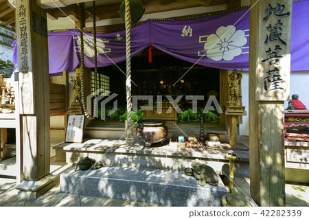 Ryoji Temple (frogs temple) 42282339