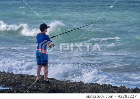 Old Mesh for fishing in large volumes 42283227