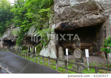 Zuiganji cave group 42285417