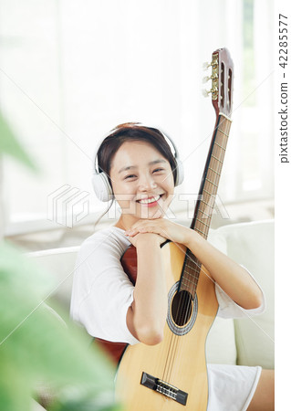 A Single Life Singer's Daily Hobbies 42285577