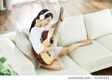 A Single Life Singer's Daily Hobbies A Single Life Singer's Daily Hobbies 42285581