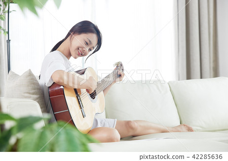 A Single Life Singer's Daily Hobbies 42285636