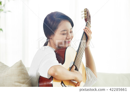 A Single Life Singer's Daily Hobbies 42285661