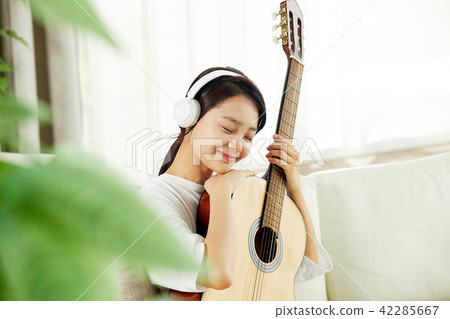 A Single Life Singer's Daily Hobbies A Single Life Singer's Daily Hobbies 42285667