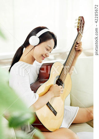 A Single Life Singer's Daily Hobbies A Single Life Singer's Daily Hobbies 42285672