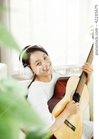 A Single Life Singer's Daily Hobbies A Single Life Singer's Daily Hobbies 42285675