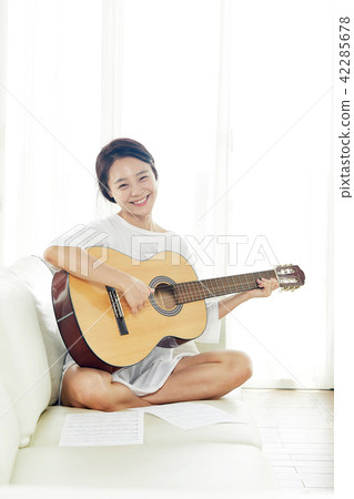 A Single Life Singer's Daily Hobbies 42285678