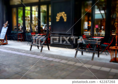 Miniature Diorama style photo (Marunouchi Nakatoru cafe) Miniature Diorama style photo (Marunouchi Nakatoru cafe) 42287268