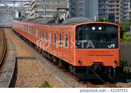 201系列普通列車在JR Yume Saki線上運行 42287351