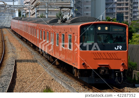201系列普通列車在JR Yume Saki線上運行 201系列普通列車在JR Yume Saki線上運行 42287352