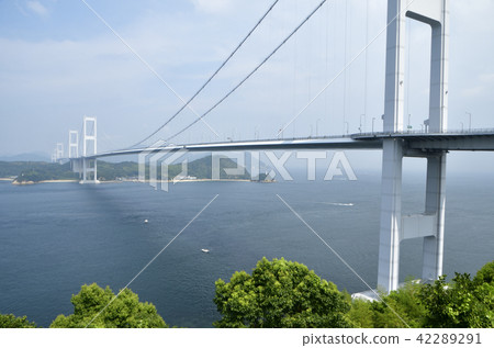 來自Kurushima Kaikyo Gazebo的Kurushima Kaikyo Bridge 來自Kurushima Kaikyo Gazebo的Kurushima Kaikyo Bridge 42289291
