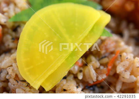 Juicy and traditional Okinawa cuisine 42291035