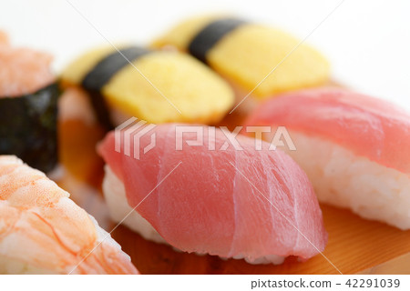 Delicious sushi 42291039
