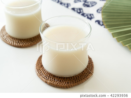 Sweet alcohol chilled drinking intake of sweet alcohol Sweet alcohol chilled drinking intake of sweet alcohol 42293936