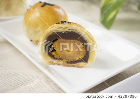 Mid-Autumn Festival moon cake Mid-Autumn Festival moon cake 42297886