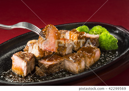 骰子牛排 42299569