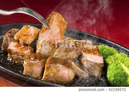 骰子牛排 42299572