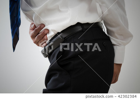 腹痛 42302384