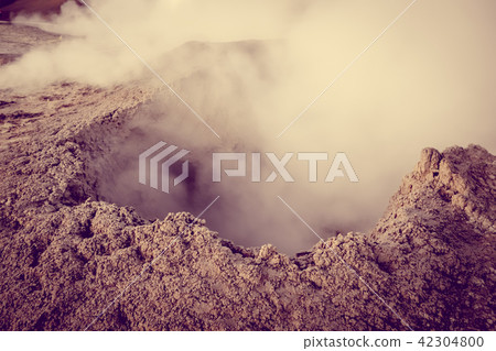 Sol de manana hot mud in sud Lipez, Bolivia Sol de manana hot mud in sud Lipez, Bolivia 42304800