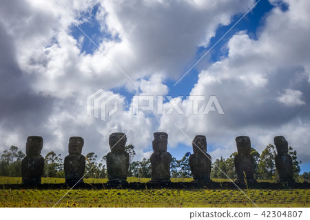 Moais statues, ahu Akivi, easter island 42304807