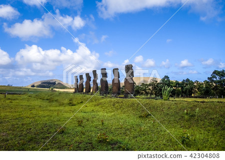 Moais statues, ahu Akivi, easter island 42304808