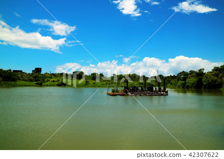 冬山河生態景觀風景,河水,小船,台灣,宜蘭崗,福山,白雲,藍靛,草原,森林 冬山河生態景觀風景,河水,小船,台灣,宜蘭崗,福山,白雲,藍靛,草原,森林 42307622