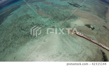 Drone image: West Pier of Taketomi-jima Drone image: West Pier of Taketomi-jima 42315144